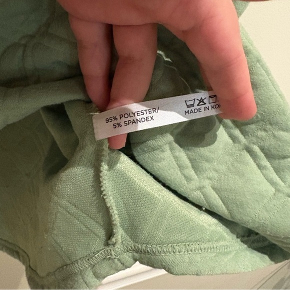 Tuckernuck Sport English Ivy Quilted Funnel Neck Pullover in Green size XS/S - Picture 7 of 8